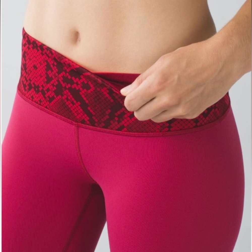 LuLulemon Wunder Under - Picture 10 of 17